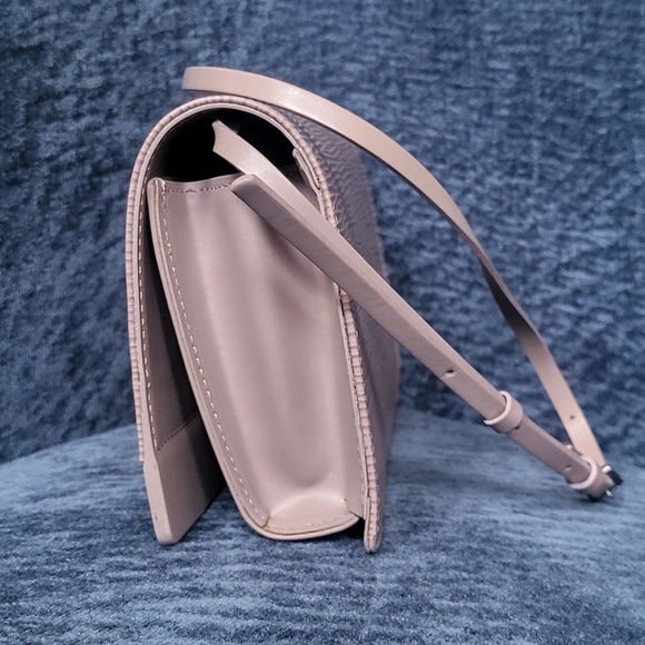 LOUIS VUITTON Epi Honfleur Mauve in Lilac Shoulder Bag...Authentic!!! - Picture 3 of 16